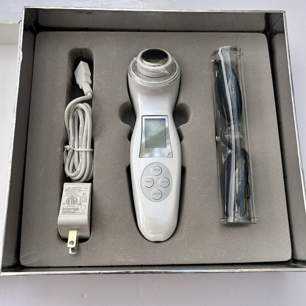 Beauty Frizz Beauty Boost Technology Ultrasonic Facial Device LED Light Therapy